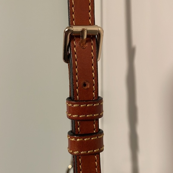 Dooney & Burke letter carrier crossbody purse - canvas and leather - Picture 4 of 7